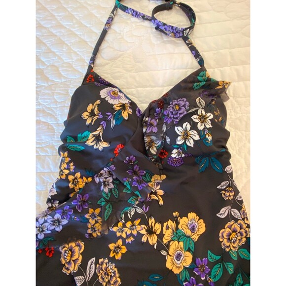 Time and Tru Halter Swimsuit One Piece Womens Size Medium Modest Pool Beach - Picture 4 of 12